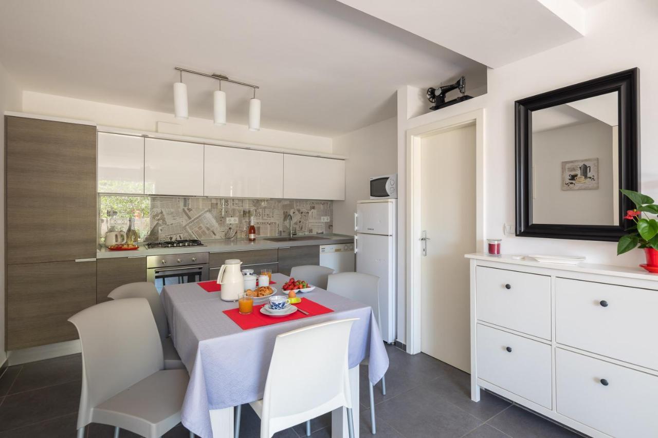 Seaside Apartment Kamelia Mimice Bagian luar foto