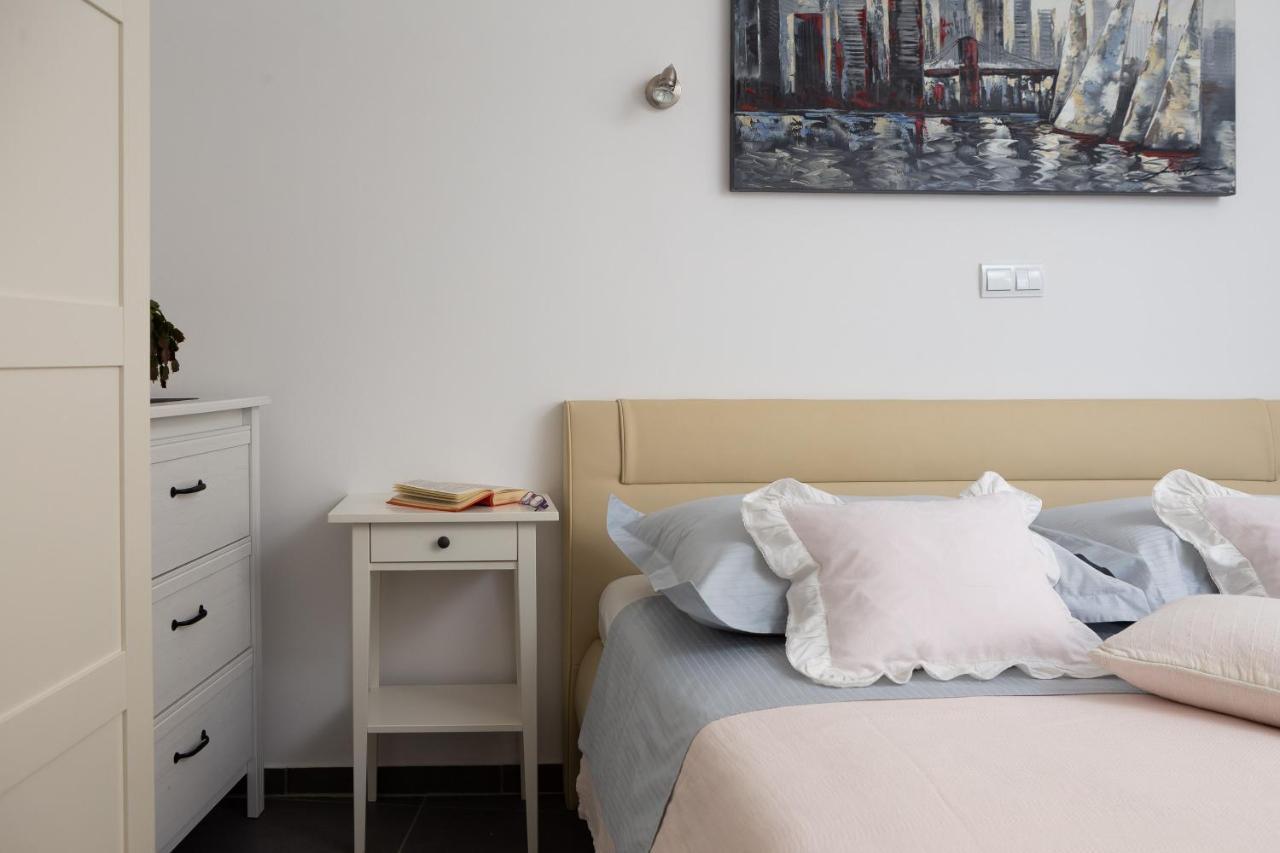 Seaside Apartment Kamelia Mimice Bagian luar foto