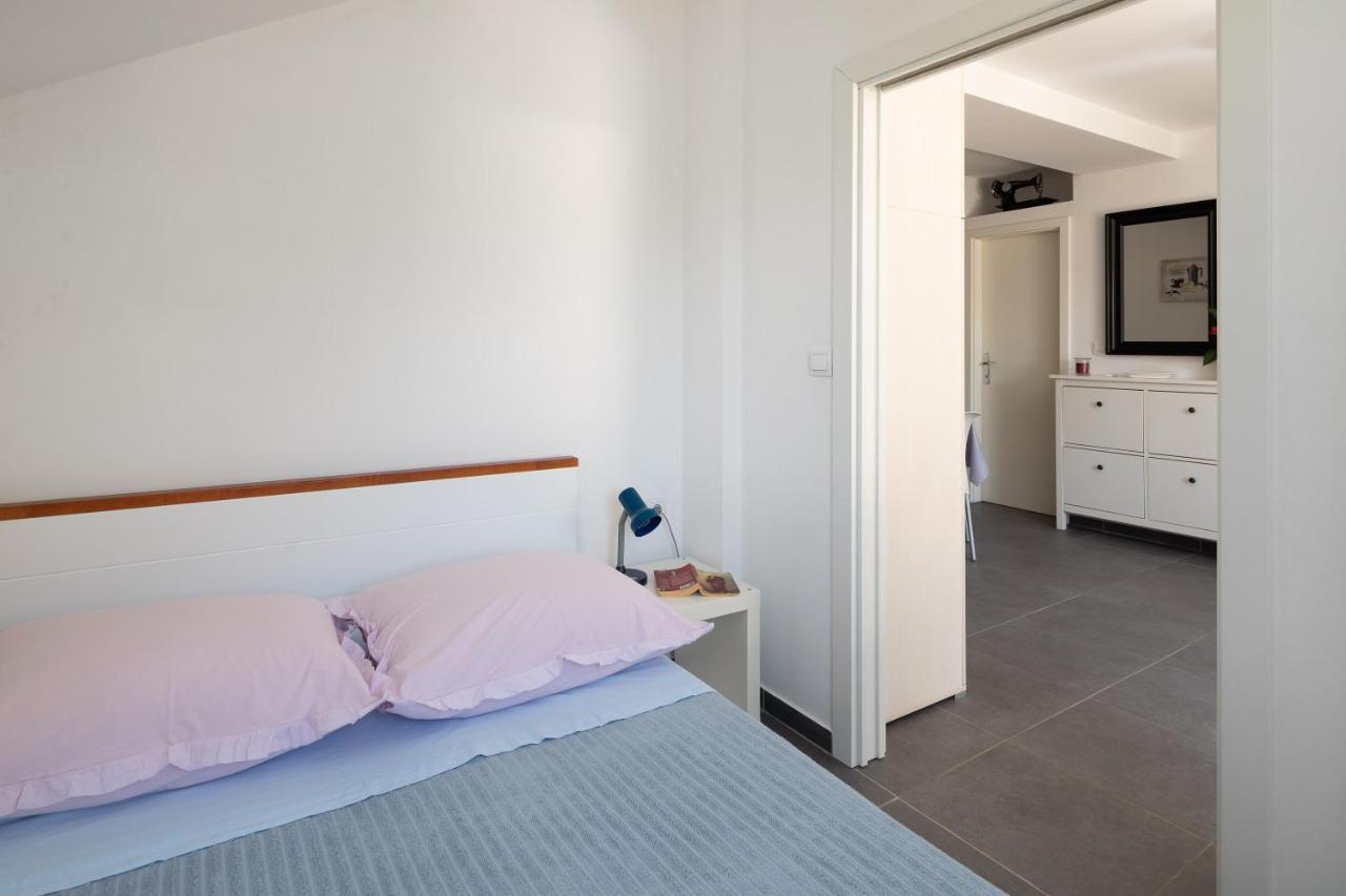 Seaside Apartment Kamelia Mimice Bagian luar foto