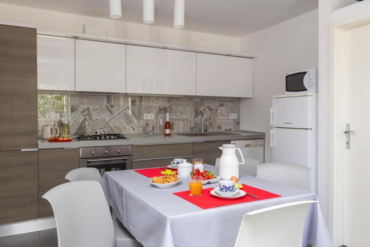 Seaside Apartment Kamelia Mimice Bagian luar foto